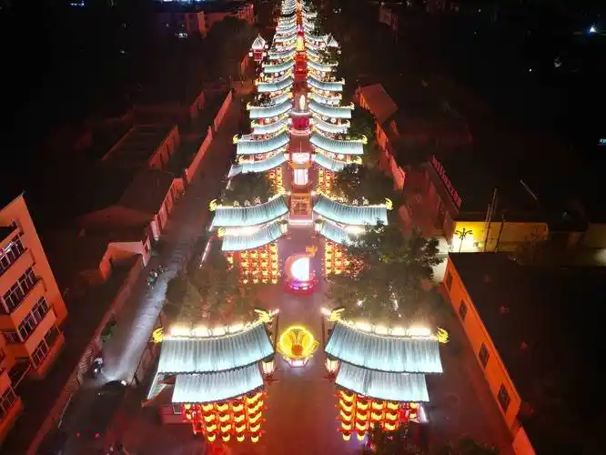 （盛世华疆·八卦城之夜店）