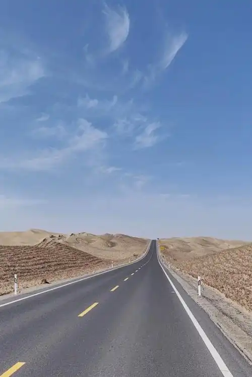 塔克拉玛干沙漠公路