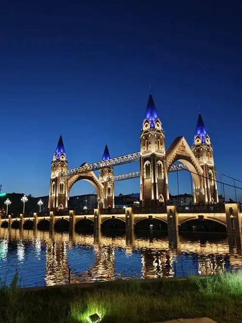 布尔津河堤夜市