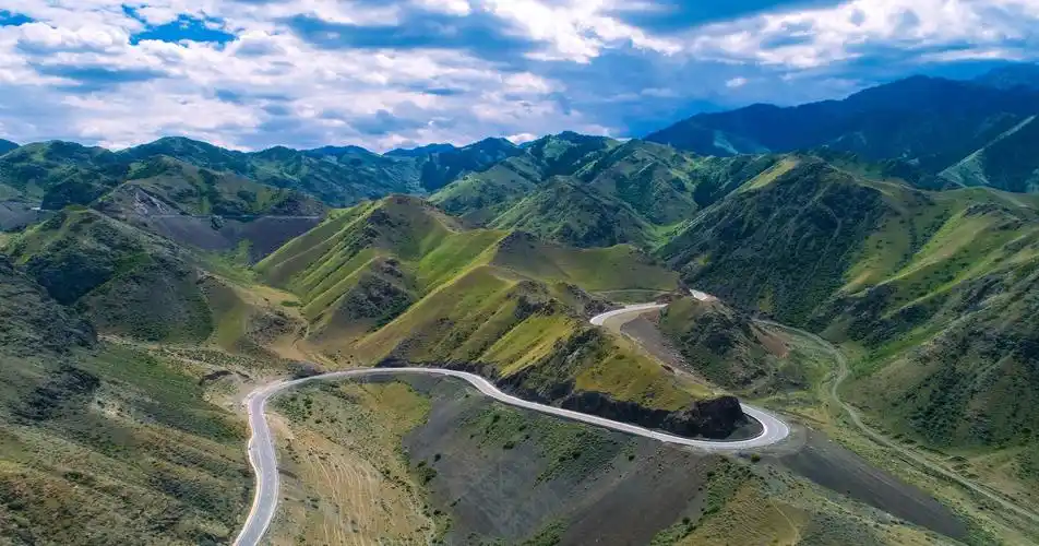 独库公路中段