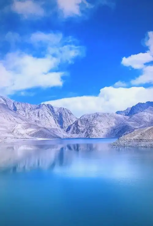 班迪尔蓝湖