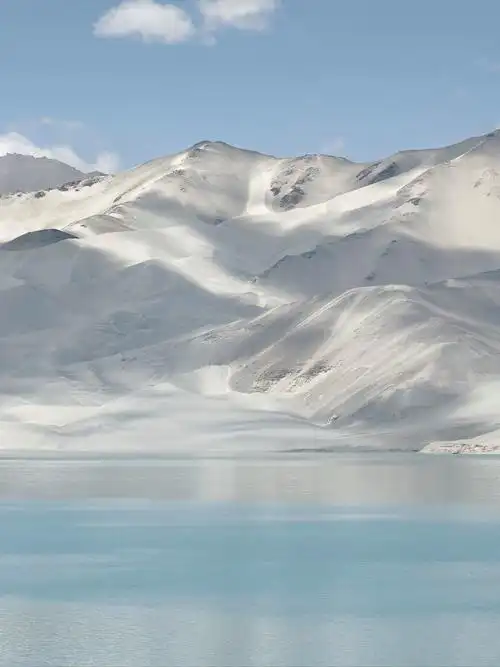 白沙山白沙湖