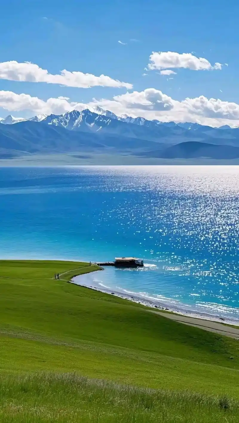 赛里木湖