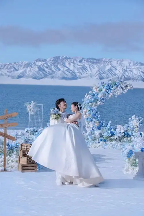 赛里木湖婚纱拍摄
