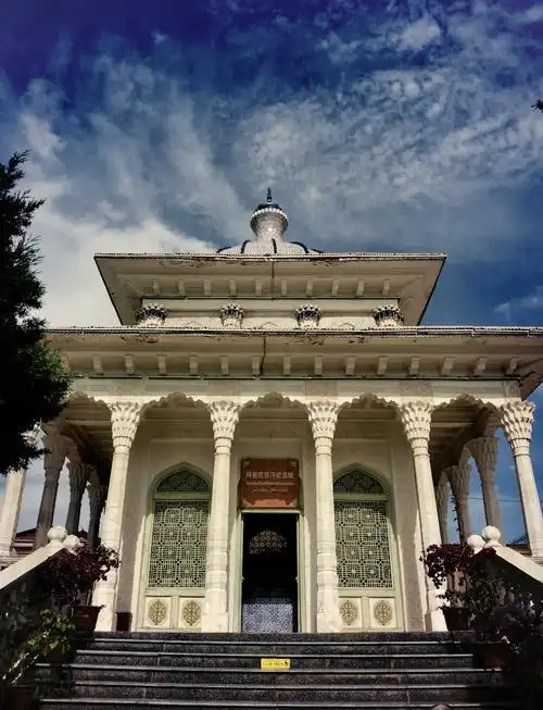 阿曼尼沙纪念陵